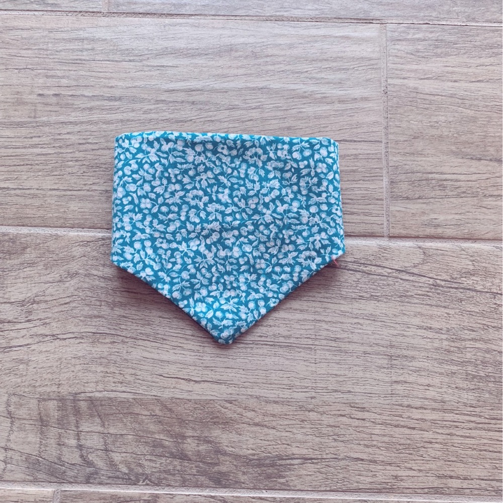 Dog Bandana blue flower/navy